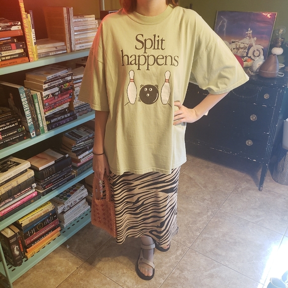 NWOT Oversized Tee - Picture 6 of 7